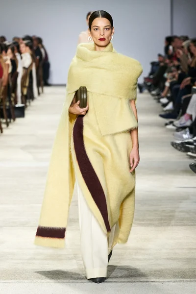 Look 43